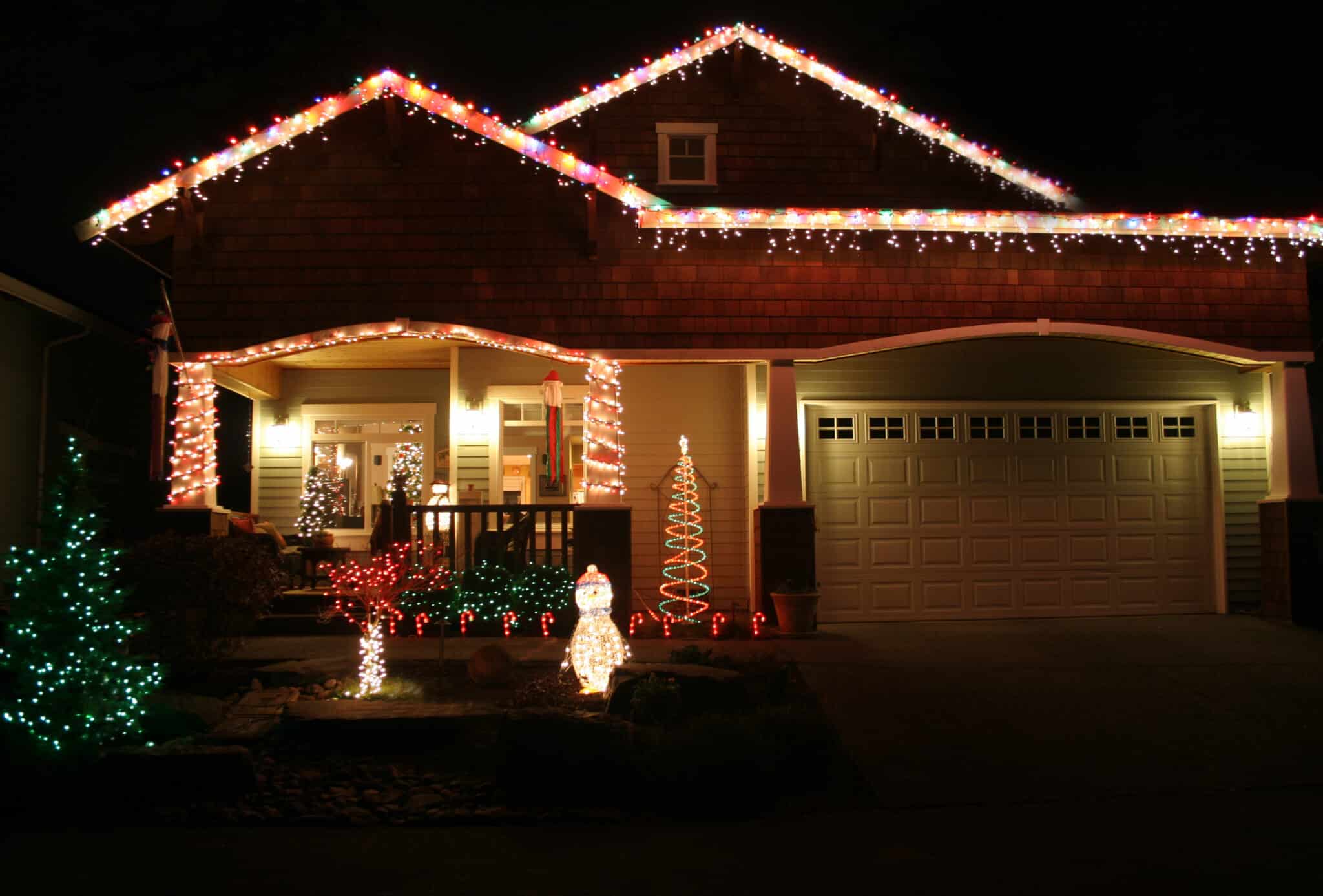 Maple Valley professional christmas lights installation near me